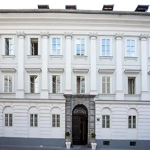 Antiq Palace - Historic Of Europe **** Любляна