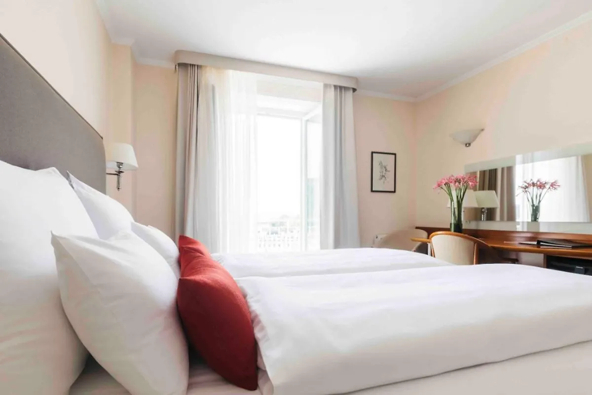 Eurostars Uhotel Ljubljana Hotel