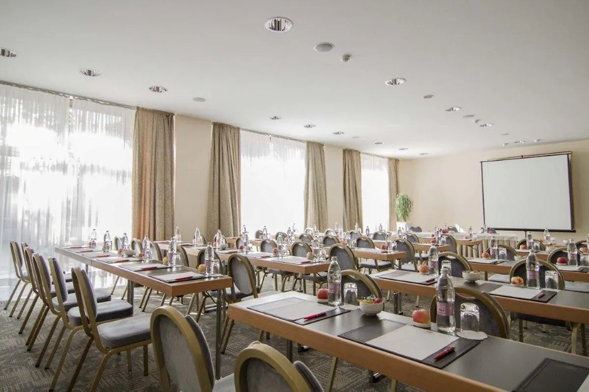Eurostars Uhotel Ljubljana 4*,