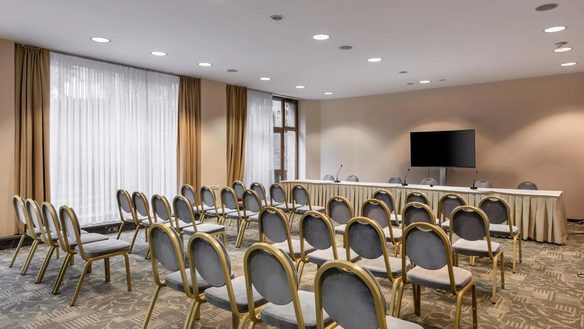 Eurostars Uhotel Ljubljana Hotel