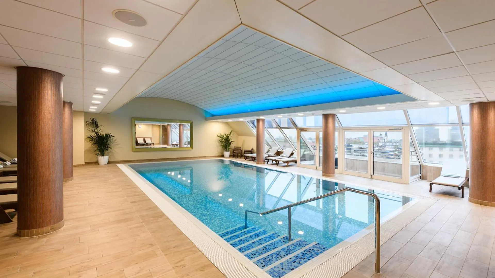 Eurostars Uhotel Ljubljana 4*,